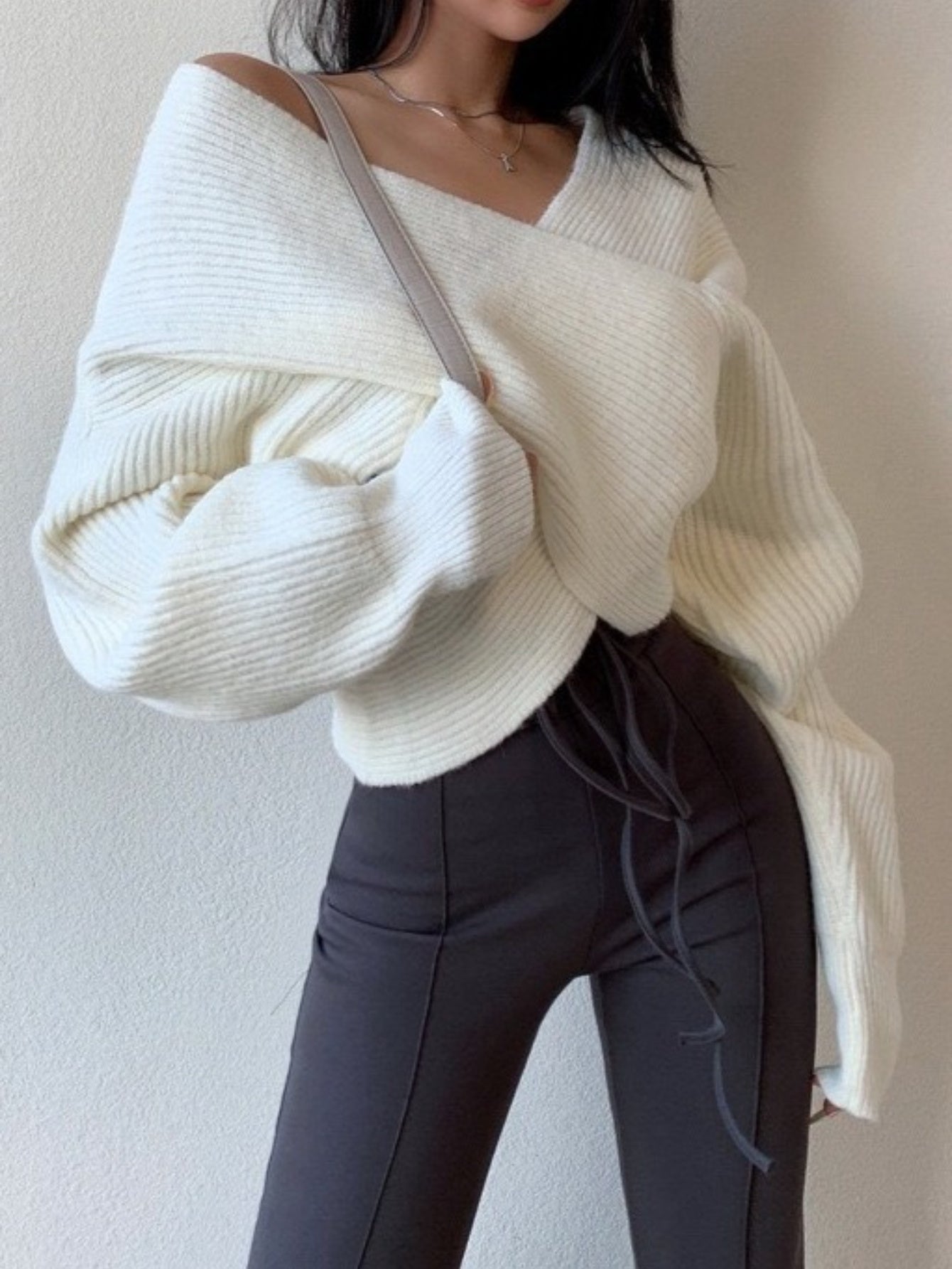 The Santa Monica Apparel™ | Elegant Retro Off-Shoulder Sweater