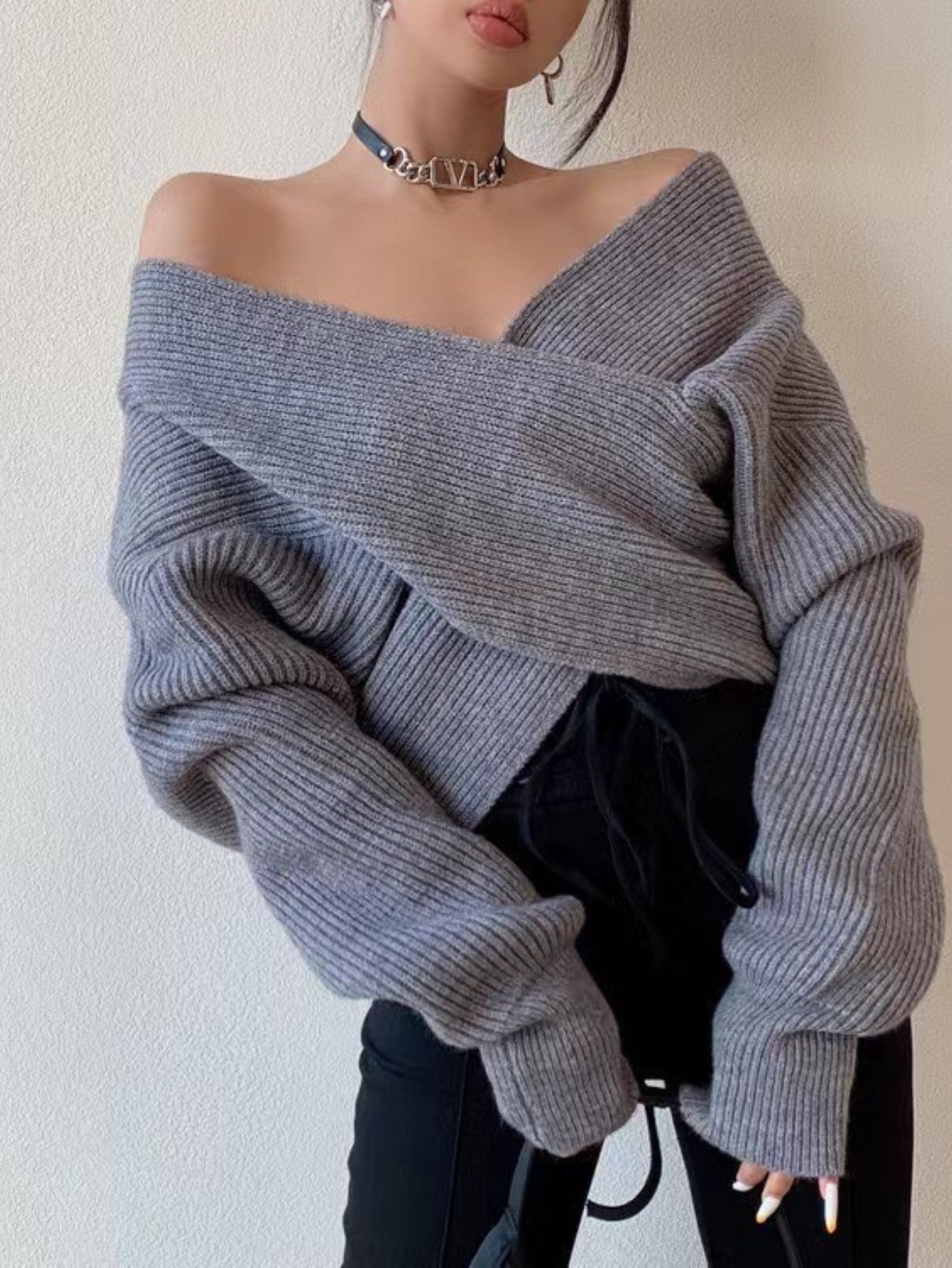 The Santa Monica Apparel™ | Elegant Retro Off-Shoulder Sweater