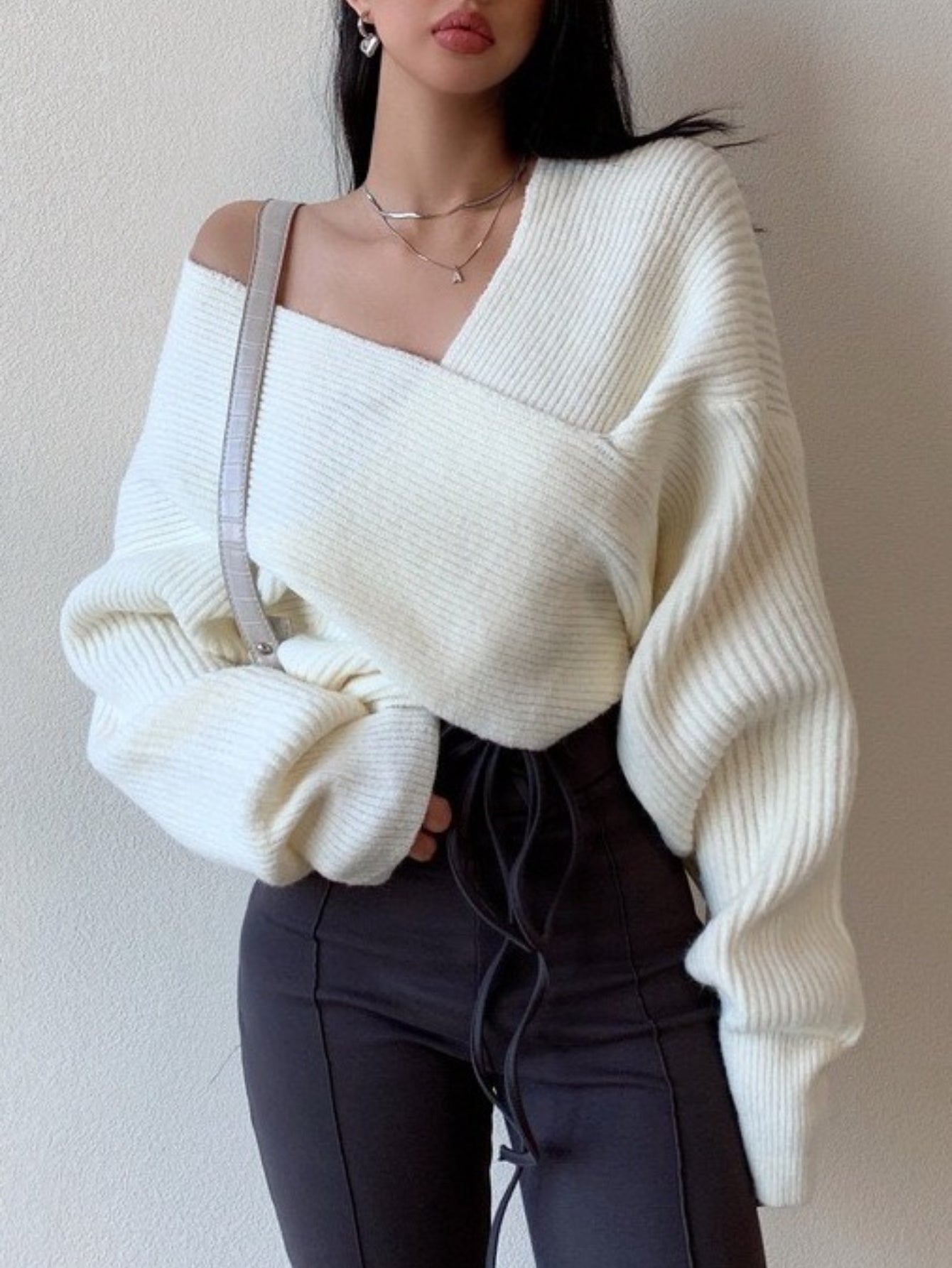 The Santa Monica Apparel™ | Elegant Retro Off-Shoulder Sweater